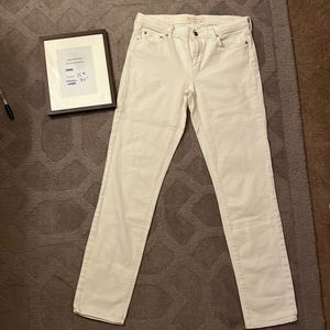 GAP. White jeans. 27L. Size 4 Long